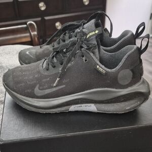 Nike Men's Black Athletic Sneakers